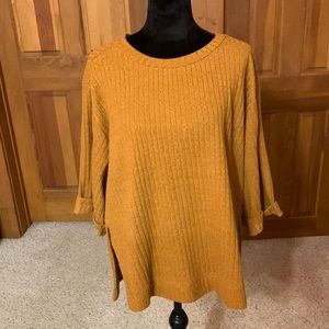 Umgee Gold Sweater Size XL